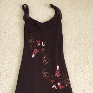 Dress with embroidered flowers